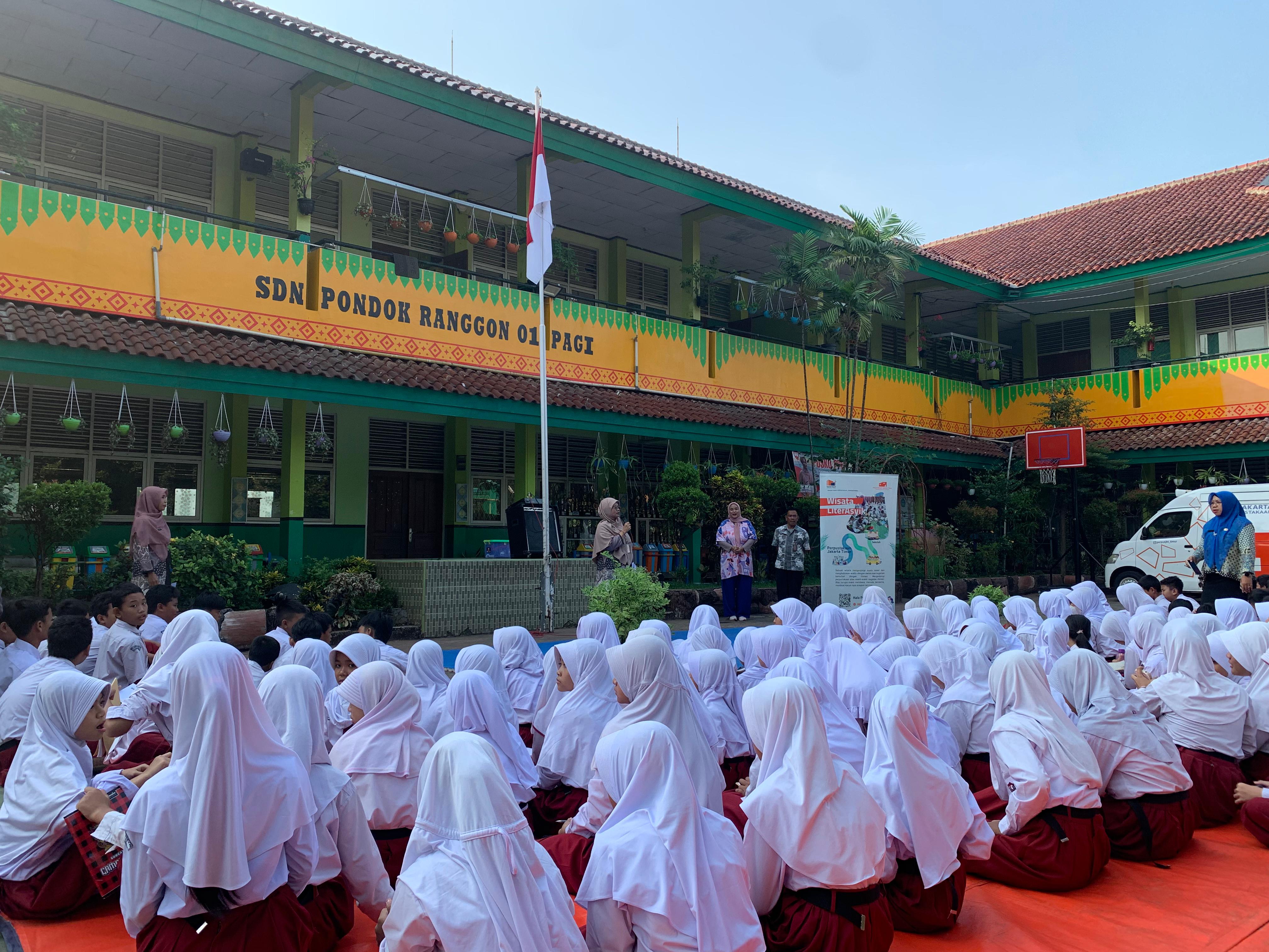 Wisata LiterAsyik Ke SDN Pondok Ranggon 01